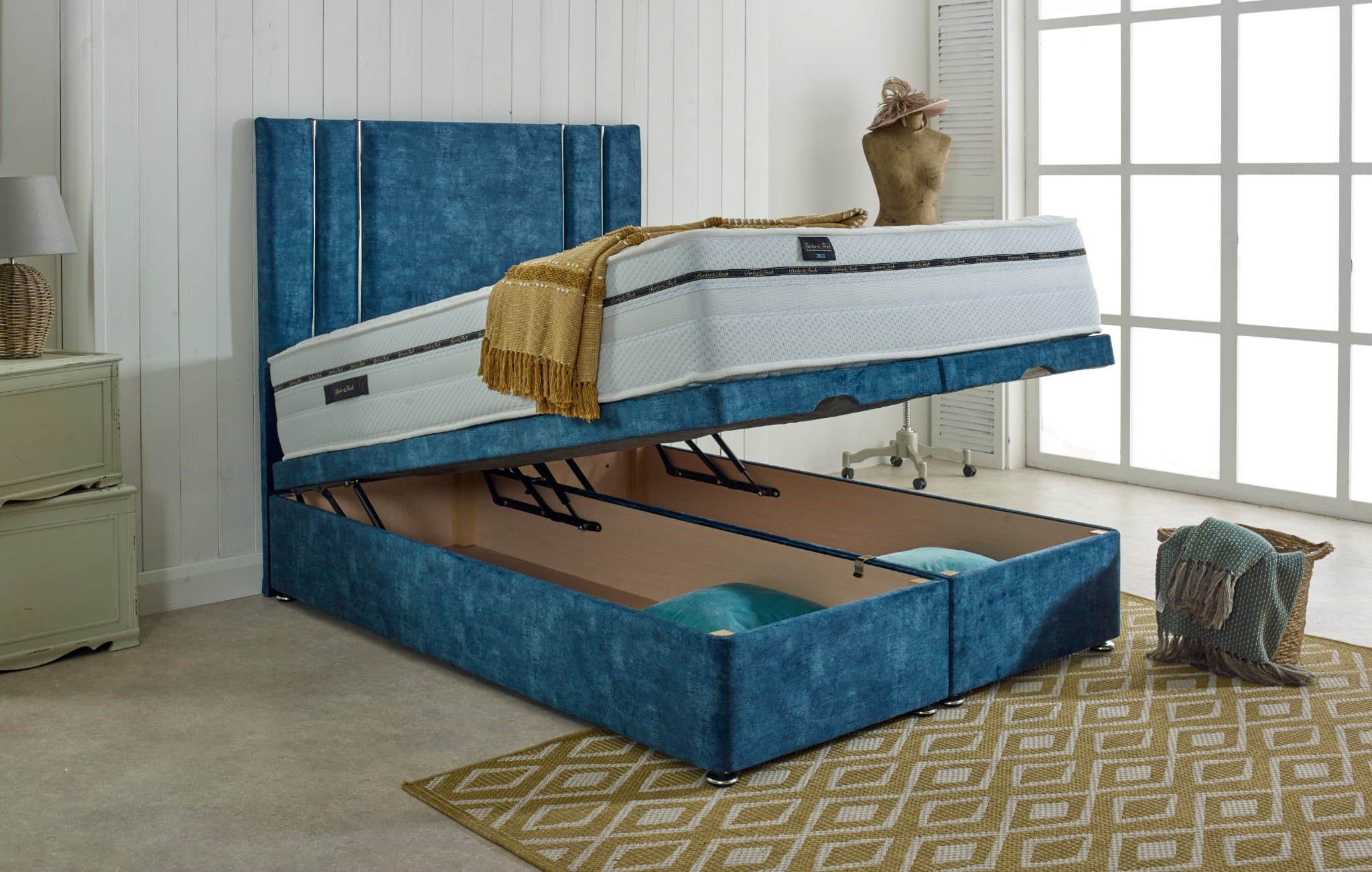 Savoy 1000 Ottoman Divan 1